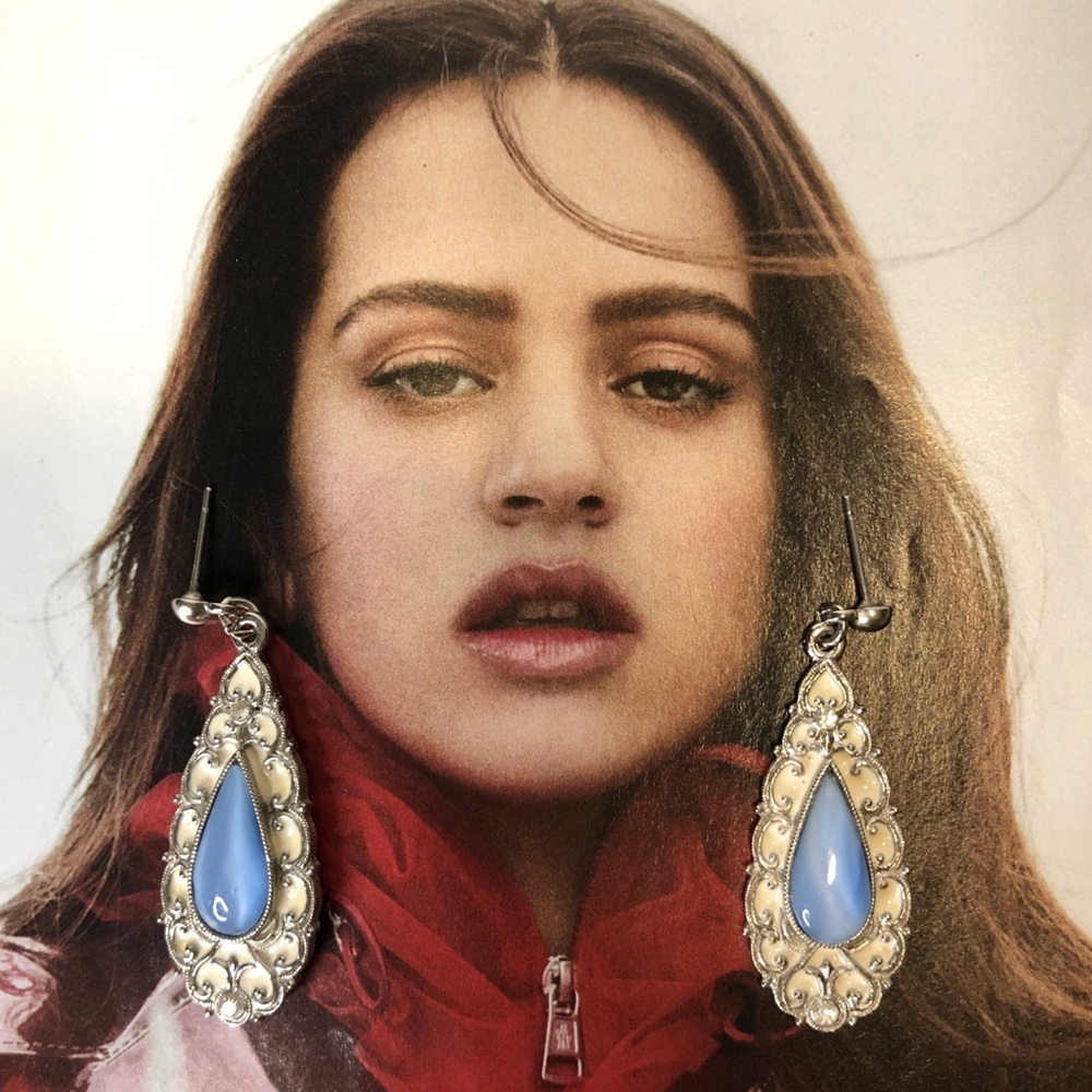 Vintage Tear Drop Silver Tone Earrings
